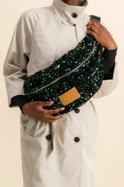 SAC BANANA SEQUINS VERTS -Citron Style Promos Boutique Banana Sequins Verts 2 1 scaled