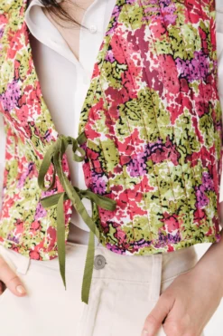 GILET ALI SECRET GARDEN -Citron Style Promos Boutique LOOKBOOKMML Secretgarden0235 57dde061 e48d 4040 819c 08d91a606df5 scaled