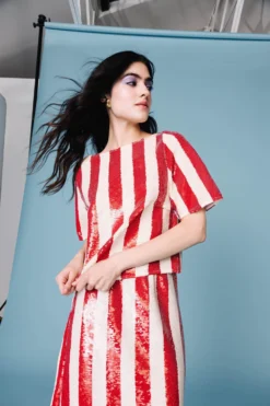 TOP NANCY RAYURES SEQUIN