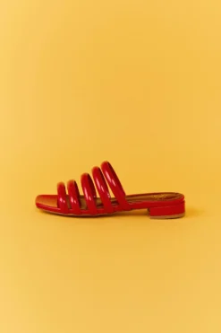 MULES LILA VERNIS CARMIN -Citron Style Promos Boutique MAKEMYLEMONADE 060324 0208 GRAIN scaled