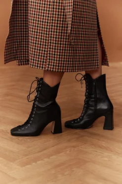 BOOTS TONIA NOIR BRILLANT -Citron Style Promos Boutique MML 010823 LOOKBOOK 2157 scaled