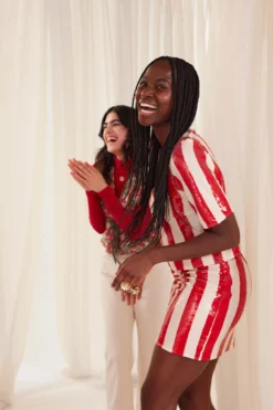 TOP NANCY RAYURES SEQUIN 9 TOP NANCY RAYURES SEQUIN -Citron Style Promos Boutique TABLEAU 3 13867 51651fc8 ff25 41d6 9b75 ba003b51a03b scaled